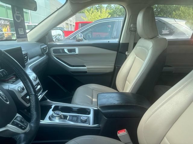 Certified 2020 Ford Explorer XLT w/ Equipment Group 202A AWD/4WD image 2