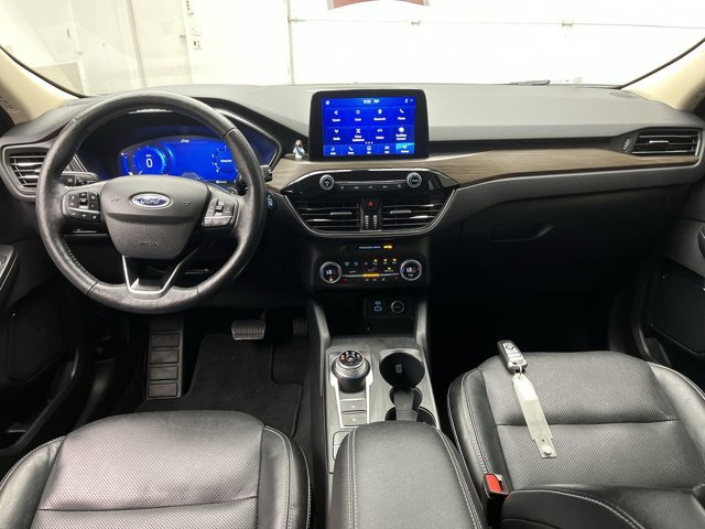 Certified 2020 Ford Escape Titanium AWD/4WD image 4