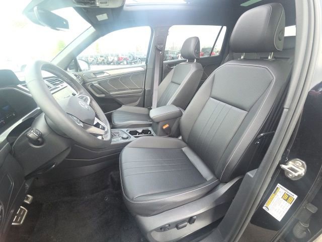 Used 2023 Volkswagen Tiguan SE R-Line AWD/4WD image 26