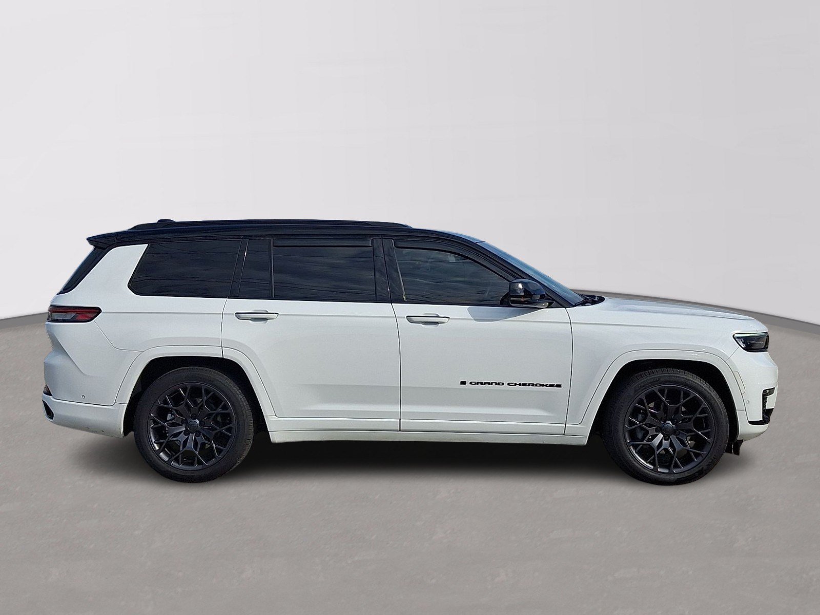 Used 2023 Jeep Grand Cherokee L Summit AWD/4WD image 7