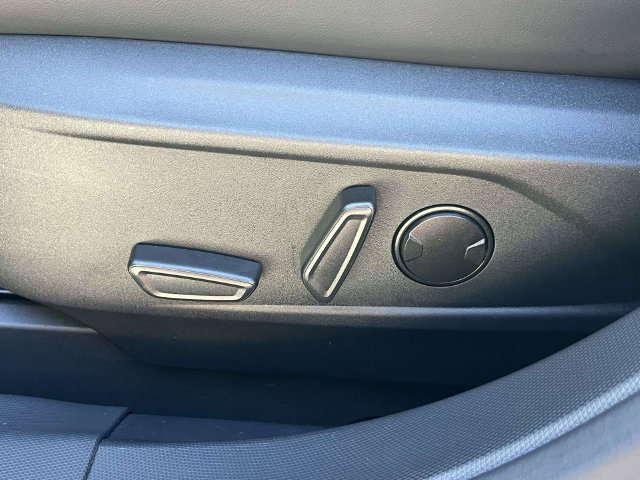 Certified 2025 Ford Mustang Mach-E Select RWD image 16