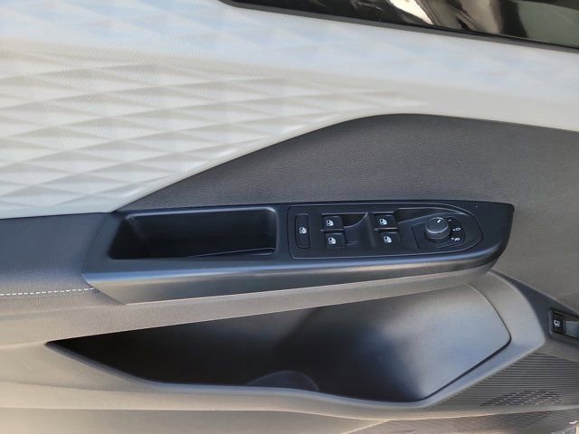 Used 2024 Volkswagen Taos S FWD image 17