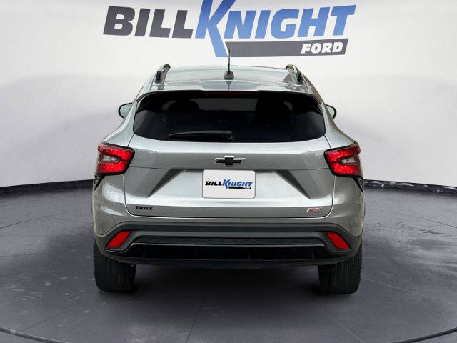 Used 2025 Chevrolet Trax RS FWD image 4