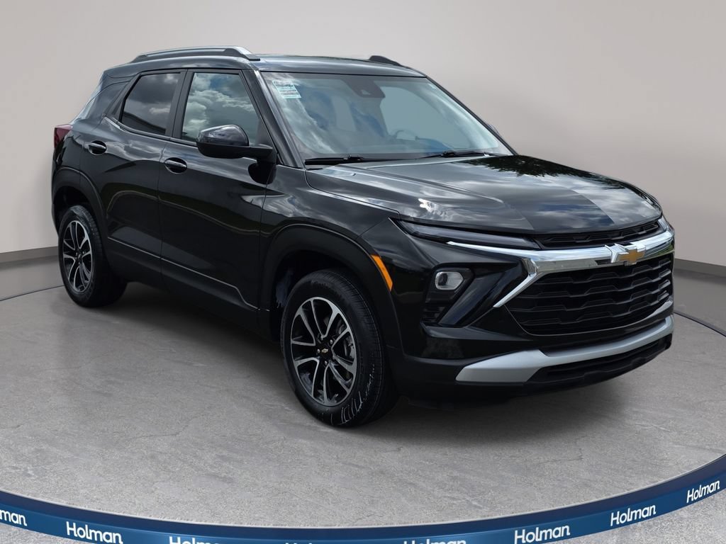 Used 2025 Chevrolet TrailBlazer LT AWD/4WD image 3