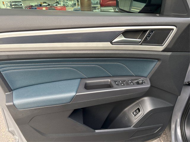 Used 2021 Volkswagen Atlas Cross Sport SEL R-Line w/ Cross Sport MDO Package image 19