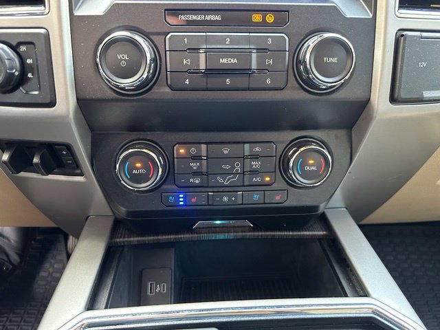 Certified 2021 Ford F250 Lariat w/ Lariat Value Package AWD/4WD image 19