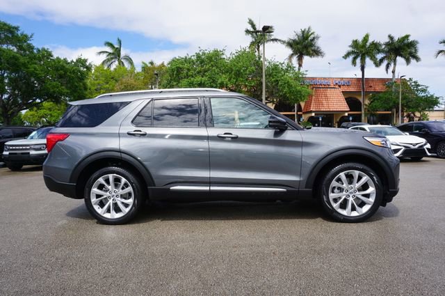 Certified 2023 Ford Explorer Platinum w/ Technology Package AWD/4WD image 4