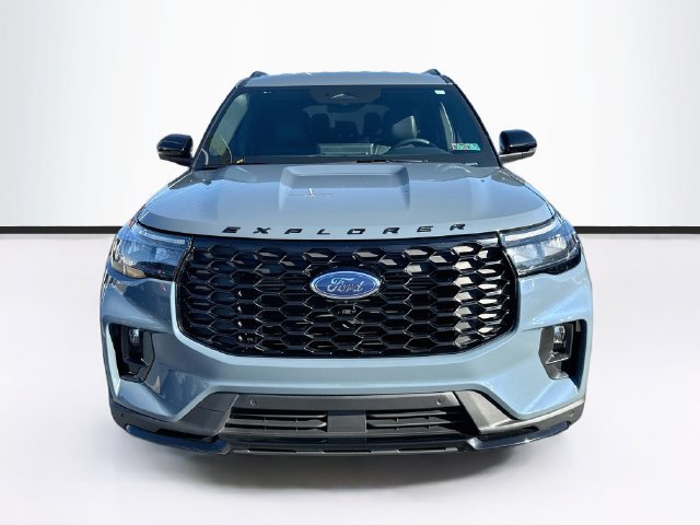 Certified 2025 Ford Explorer ST-Line w/ ST-Line Street Pack AWD/4WD image 3