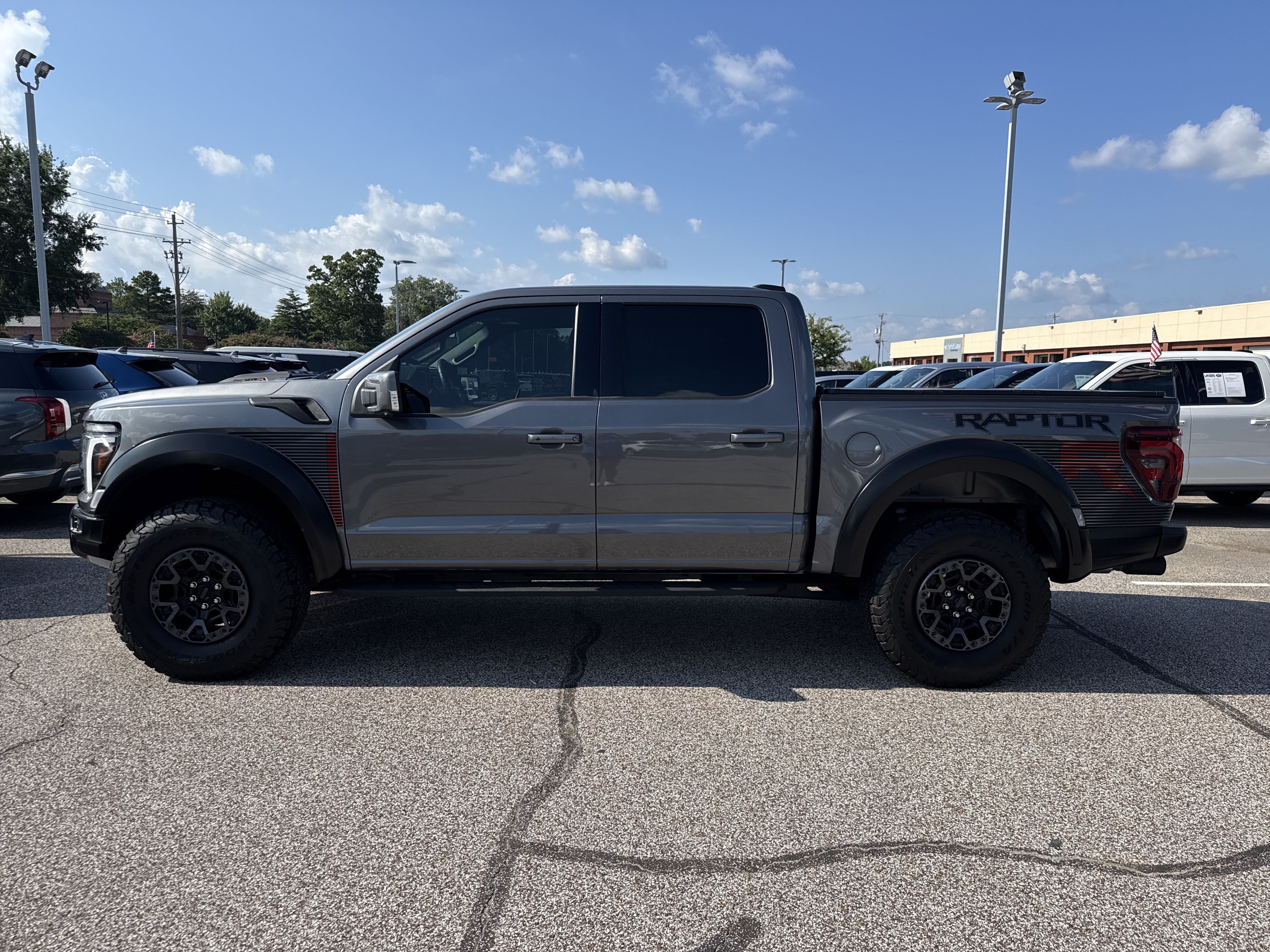 Certified 2025 Ford F150 Raptor w/ Equipment Group 803A Raptor R AWD/4WD image 6