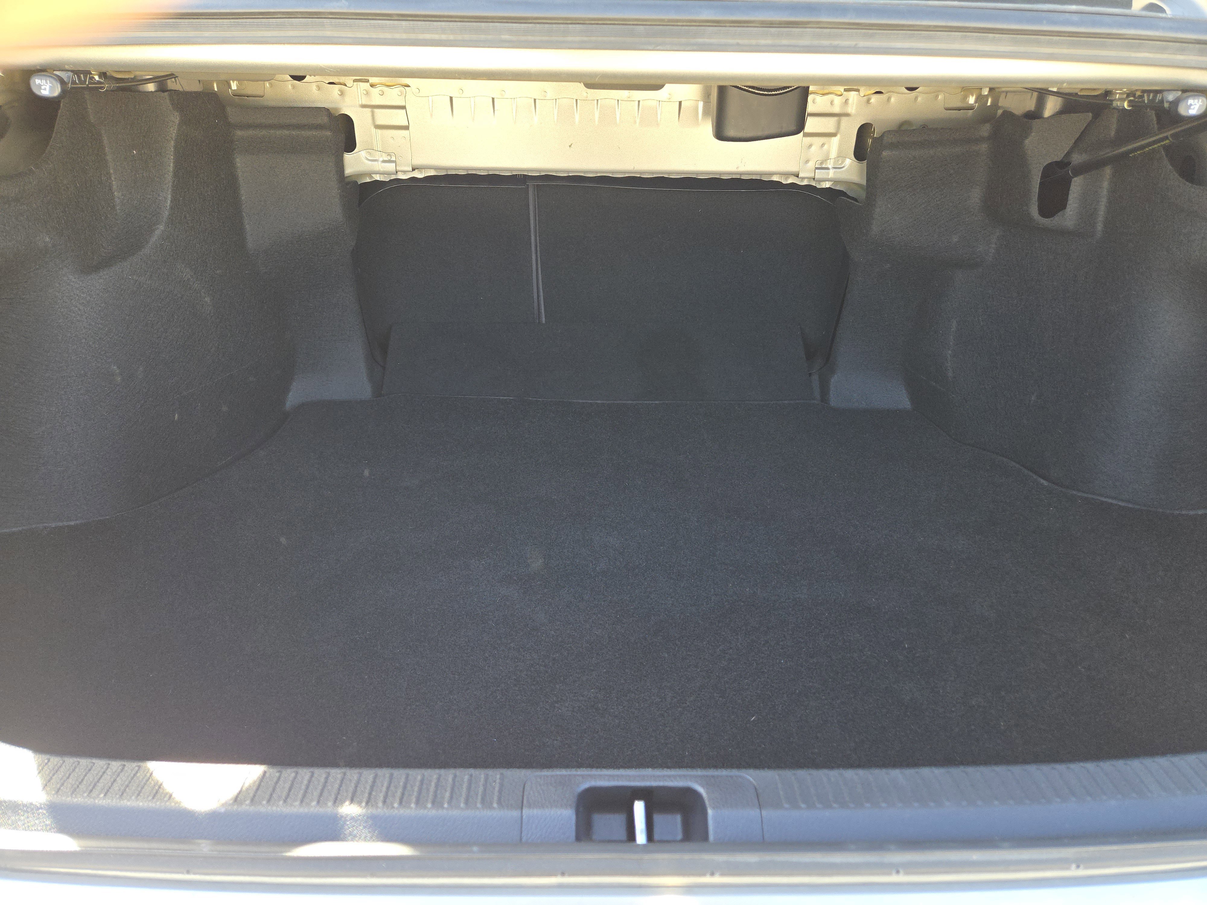 Used 2020 Toyota Camry XSE image 30