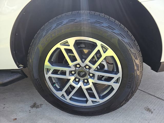 Certified 2025 Ford Expedition Active image 32