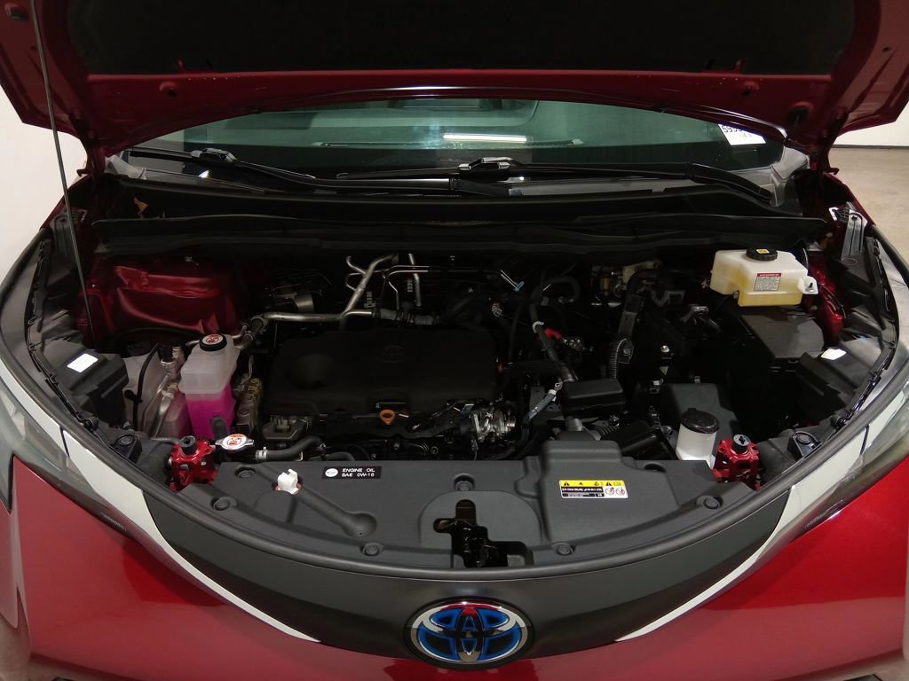 Used 2024 Toyota Sienna XLE w/ XLE Plus Package image 11