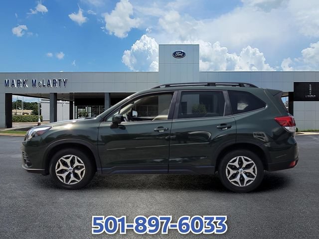 Used 2022 Subaru Forester Premium AWD/4WD image 2