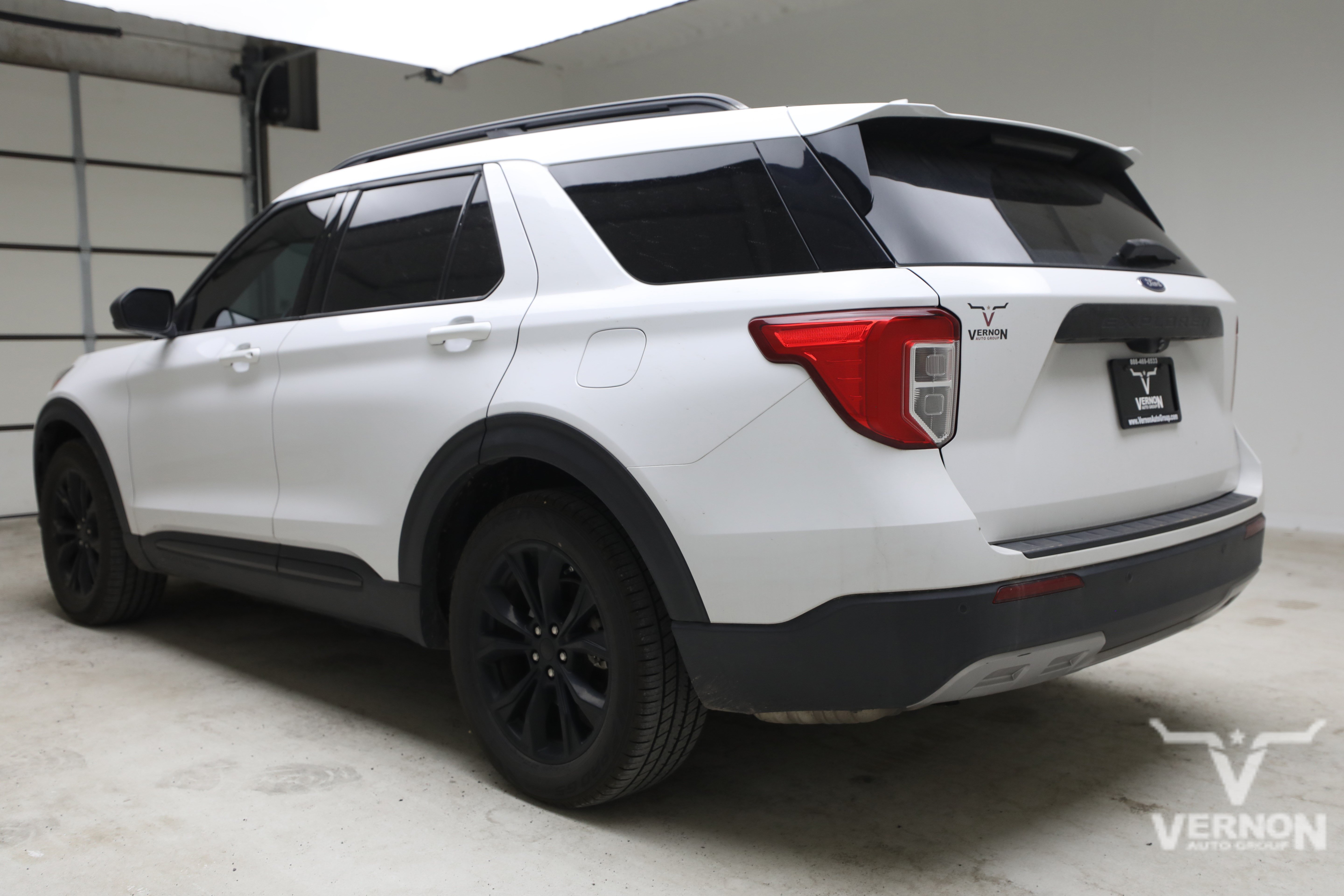 Certified 2020 Ford Explorer XLT w/ Equipment Group 202A RWD image 3