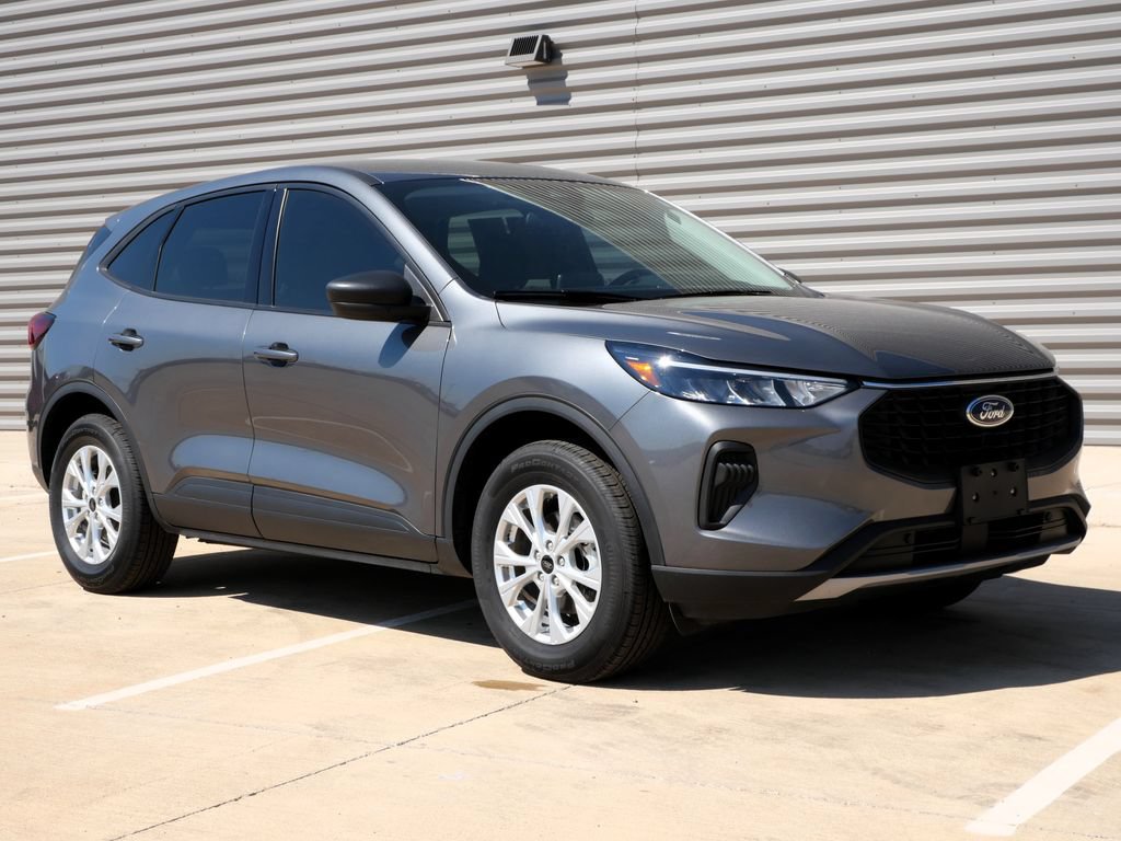 Certified 2025 Ford Escape Active AWD/4WD image 1