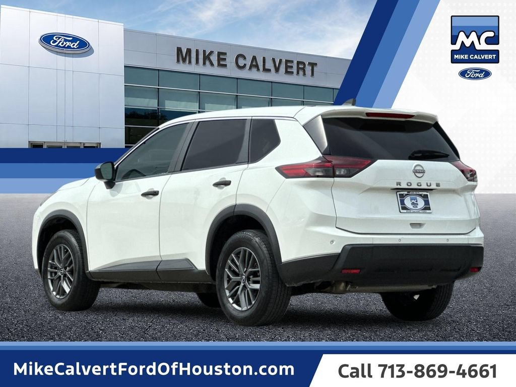 Used 2024 Nissan Rogue S FWD image 3