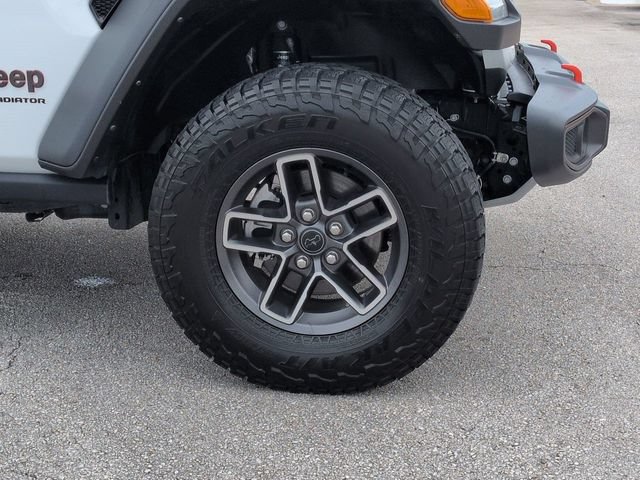Used 2024 Jeep Gladiator Mojave w/ Technology Group AWD/4WD image 11