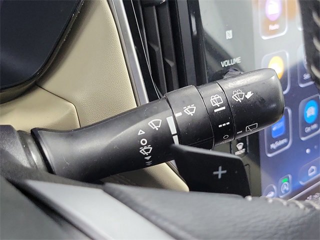 Used 2023 Subaru Outback Premium image 13