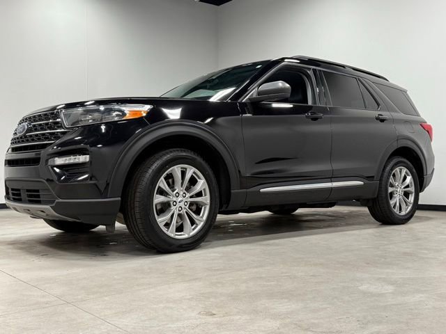 Certified 2023 Ford Explorer XLT w/ Equipment Group 202A image 5
