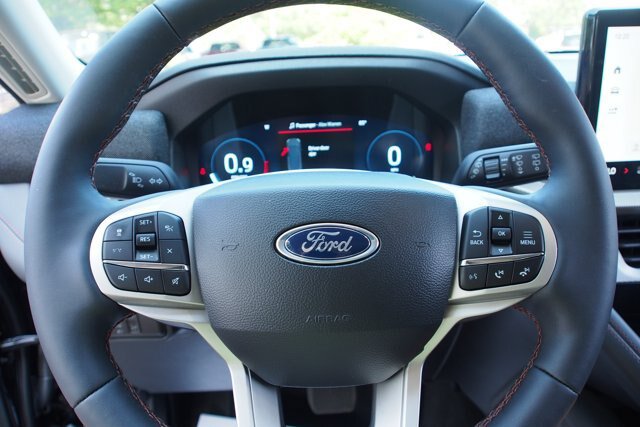 Certified 2025 Ford Explorer Active w/ Active Comfort Package RWD image 25