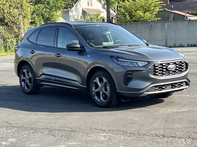 Certified 2023 Ford Escape ST-Line w/ Tech Pack #1 AWD/4WD image 7