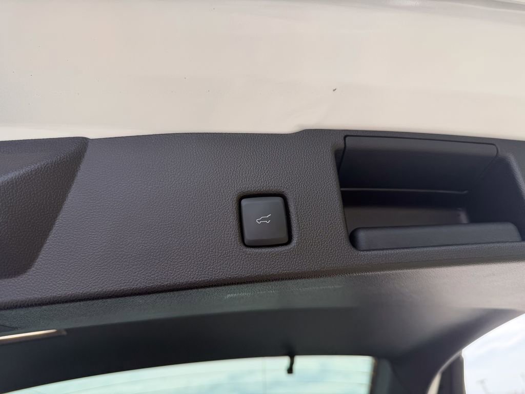 Certified 2025 Ford Escape SE image 15