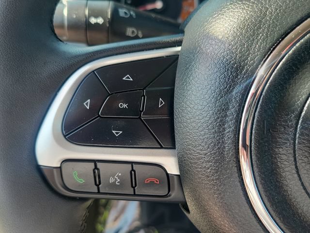 Used 2023 Jeep Renegade Altitude AWD/4WD image 12