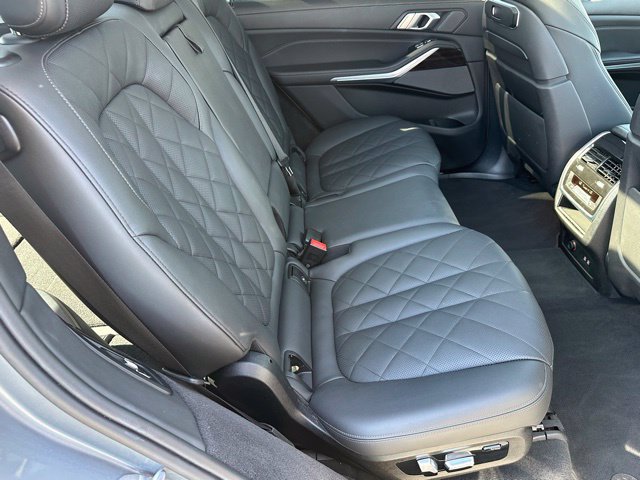 Used 2024 BMW X7 xDrive40i AWD/4WD image 10
