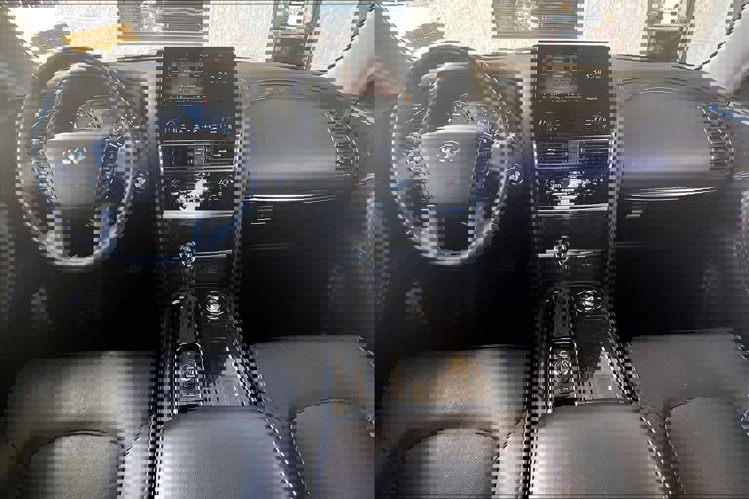 Used 2023 INFINITI QX80 Luxe w/ Cargo Package image 16