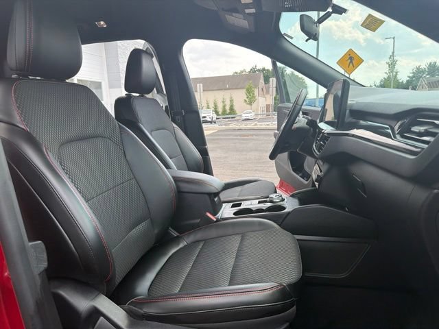 Certified 2024 Ford Escape ST-Line w/ Tech Pack #1 AWD/4WD image 16