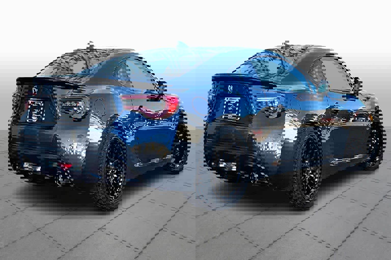 Used 2017 Toyota 86 image 4