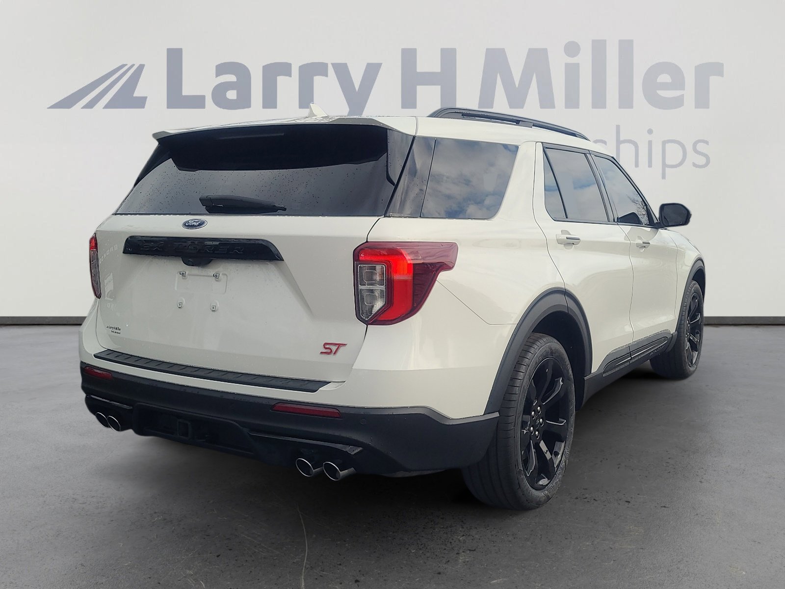 Certified 2023 Ford Explorer ST w/ Equipment Group 401A image 5