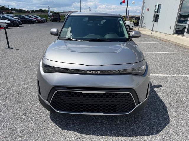 Used 2025 Kia Soul LX w/ LX Technology Package FWD image 2