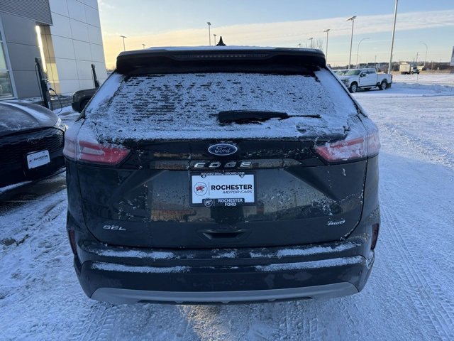 Certified 2024 Ford Edge SEL w/ Convenience Package image 2