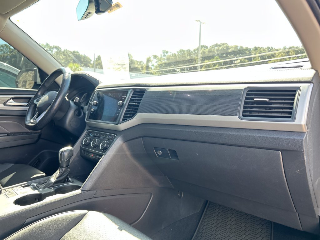 Used 2021 Volkswagen Atlas SE w/ Panoramic Sunroof Package FWD image 16