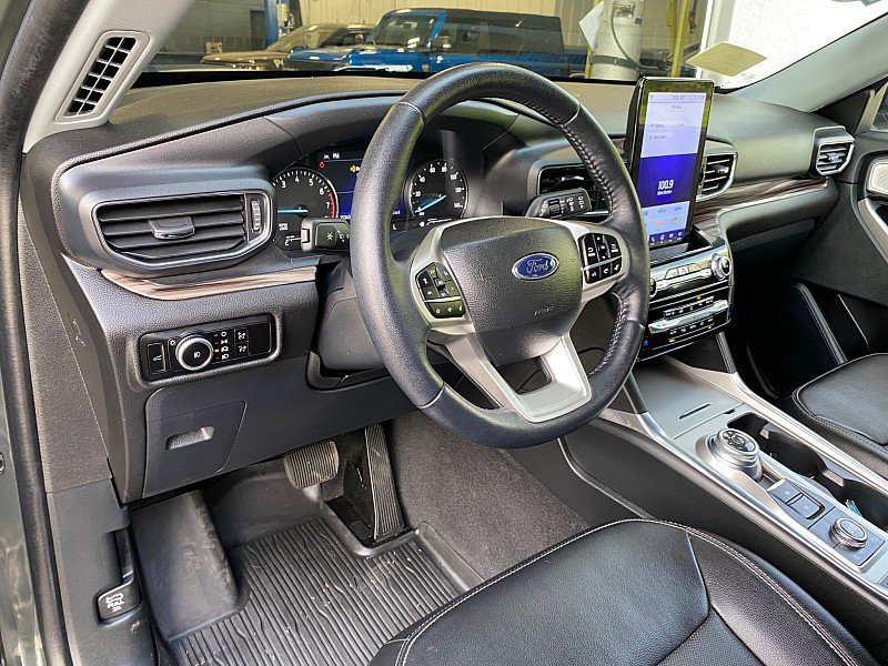 Certified 2023 Ford Explorer Limited w/ Limited Technology Package AWD/4WD image 23