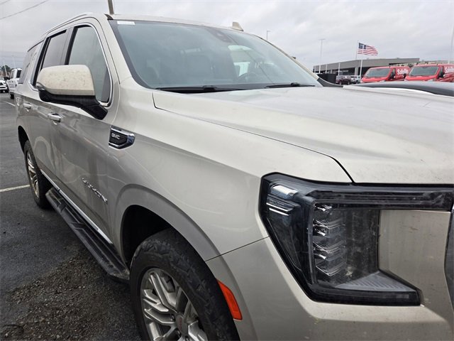 Used 2022 GMC Yukon SLT w/ SLT Luxury Package image 6