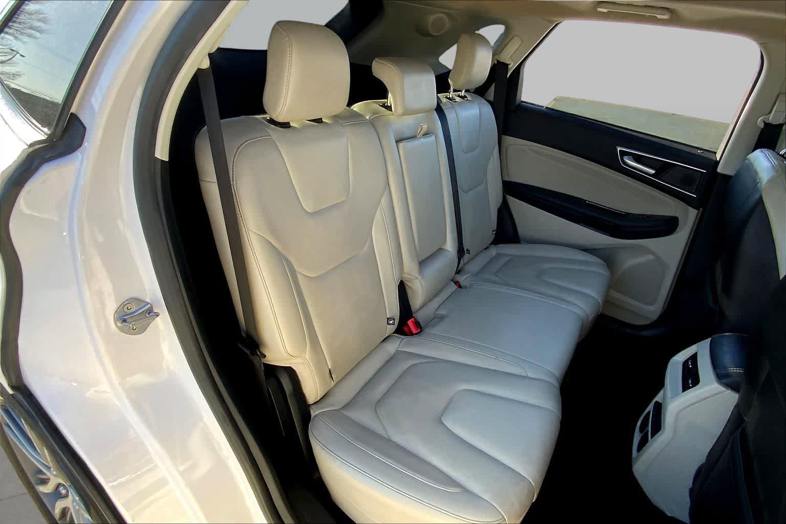 Certified 2019 Ford Edge Titanium w/ Equipment Group 301A FWD image 18