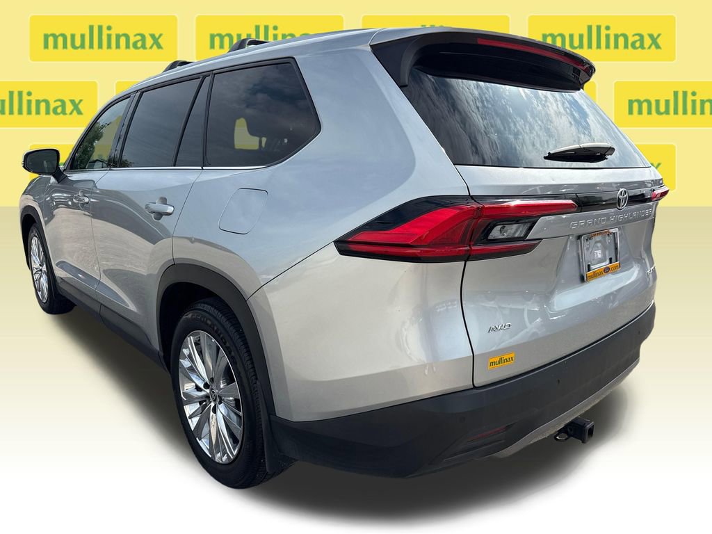 Used 2024 Toyota Grand Highlander AWD image 10