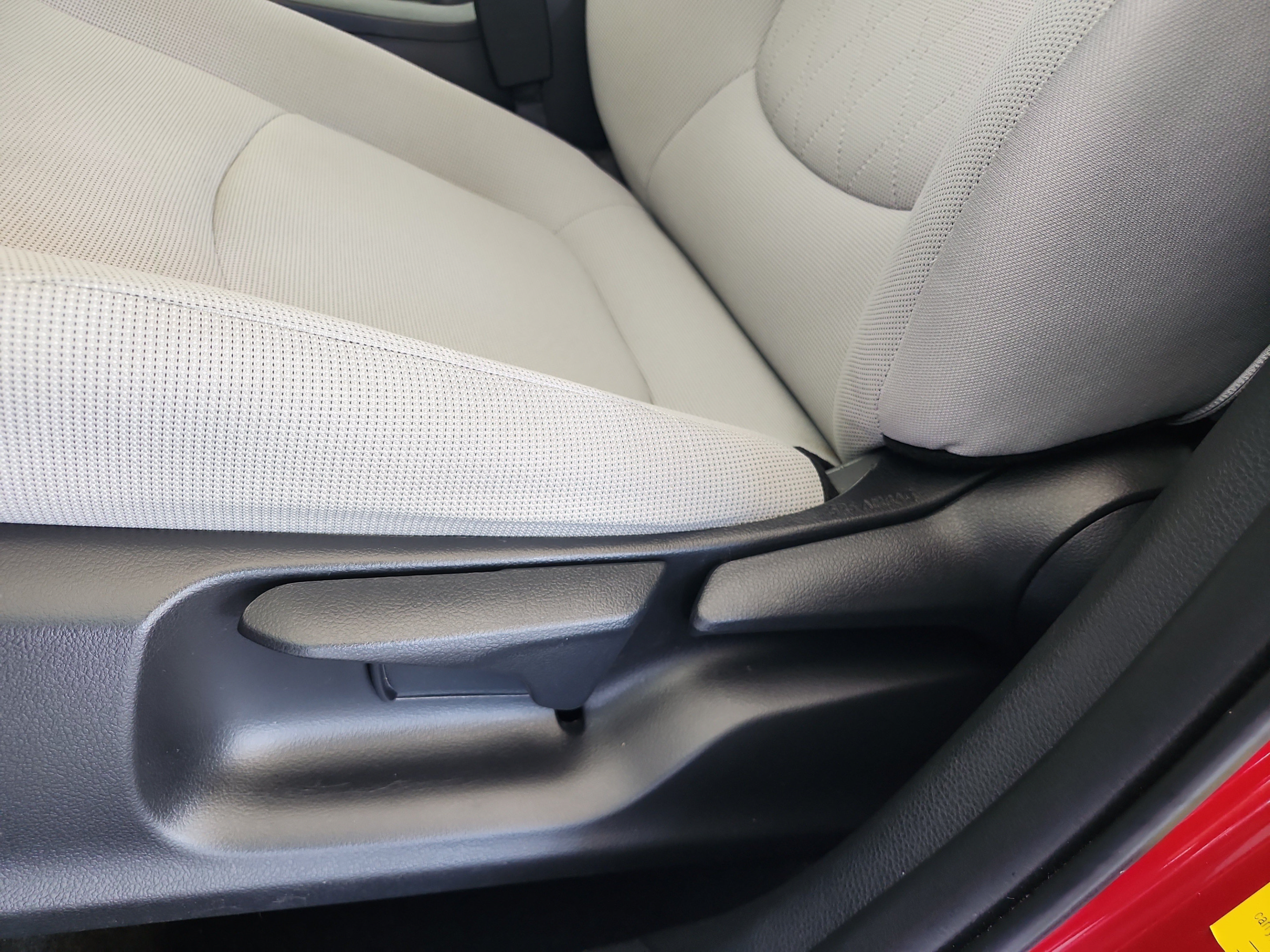 Used 2022 Toyota Corolla Cross LE w/ Moonroof Package FWD image 15
