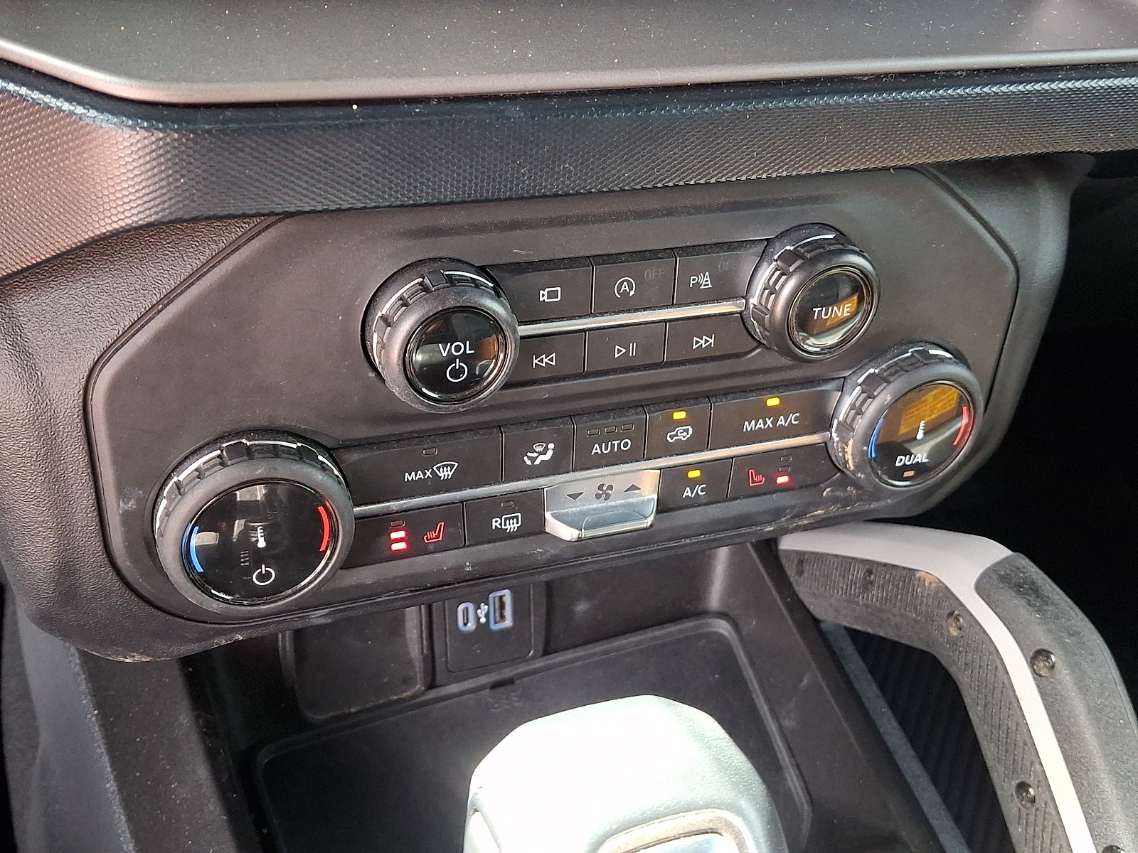 Certified 2022 Ford Bronco Outer Banks AWD/4WD image 16
