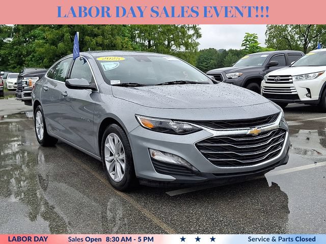Used 2025 Chevrolet Malibu LT FWD image 2