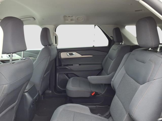 Certified 2025 Ford Explorer Active RWD image 9