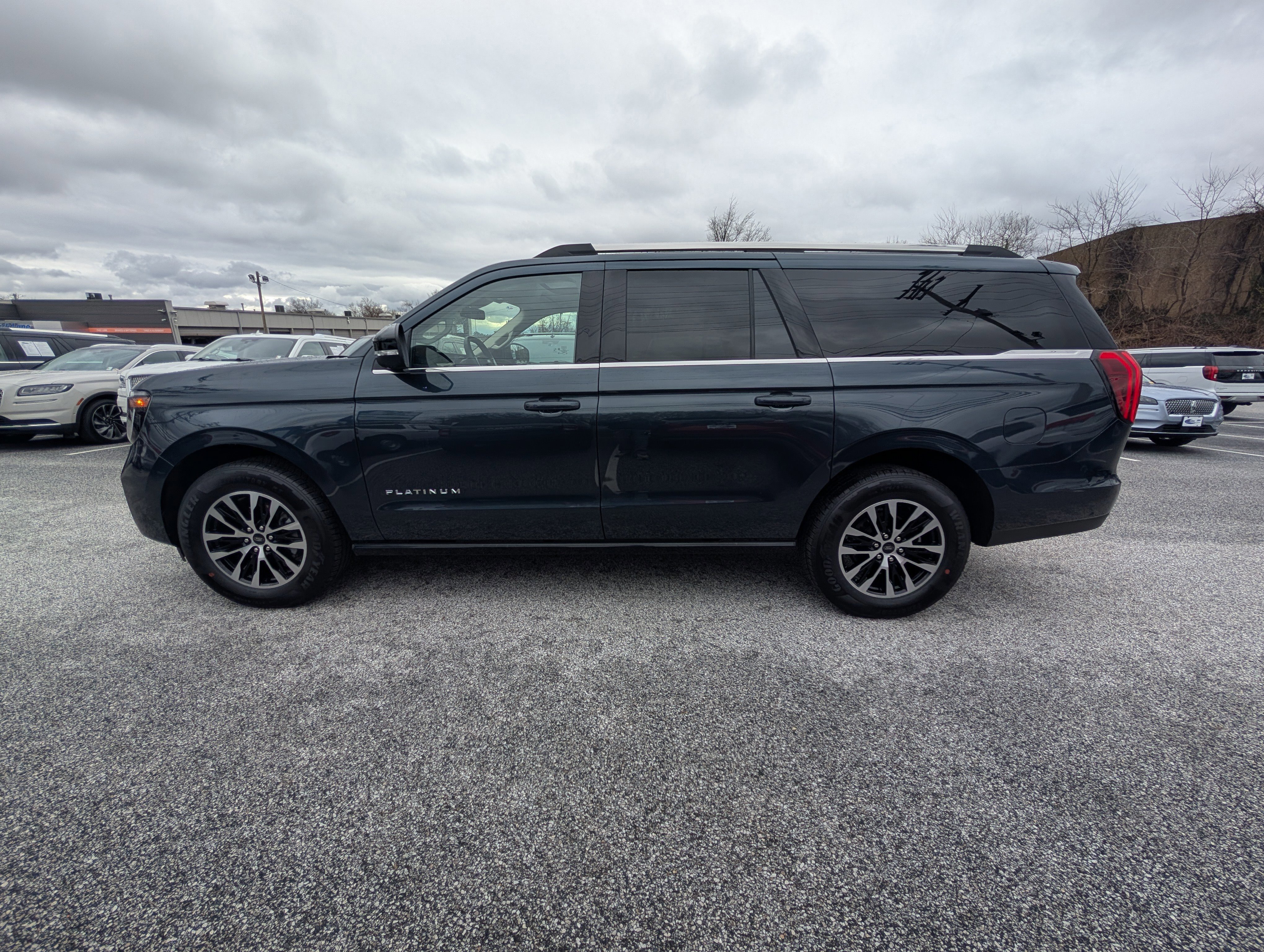 Certified 2025 Ford Expedition Max Platinum image 6