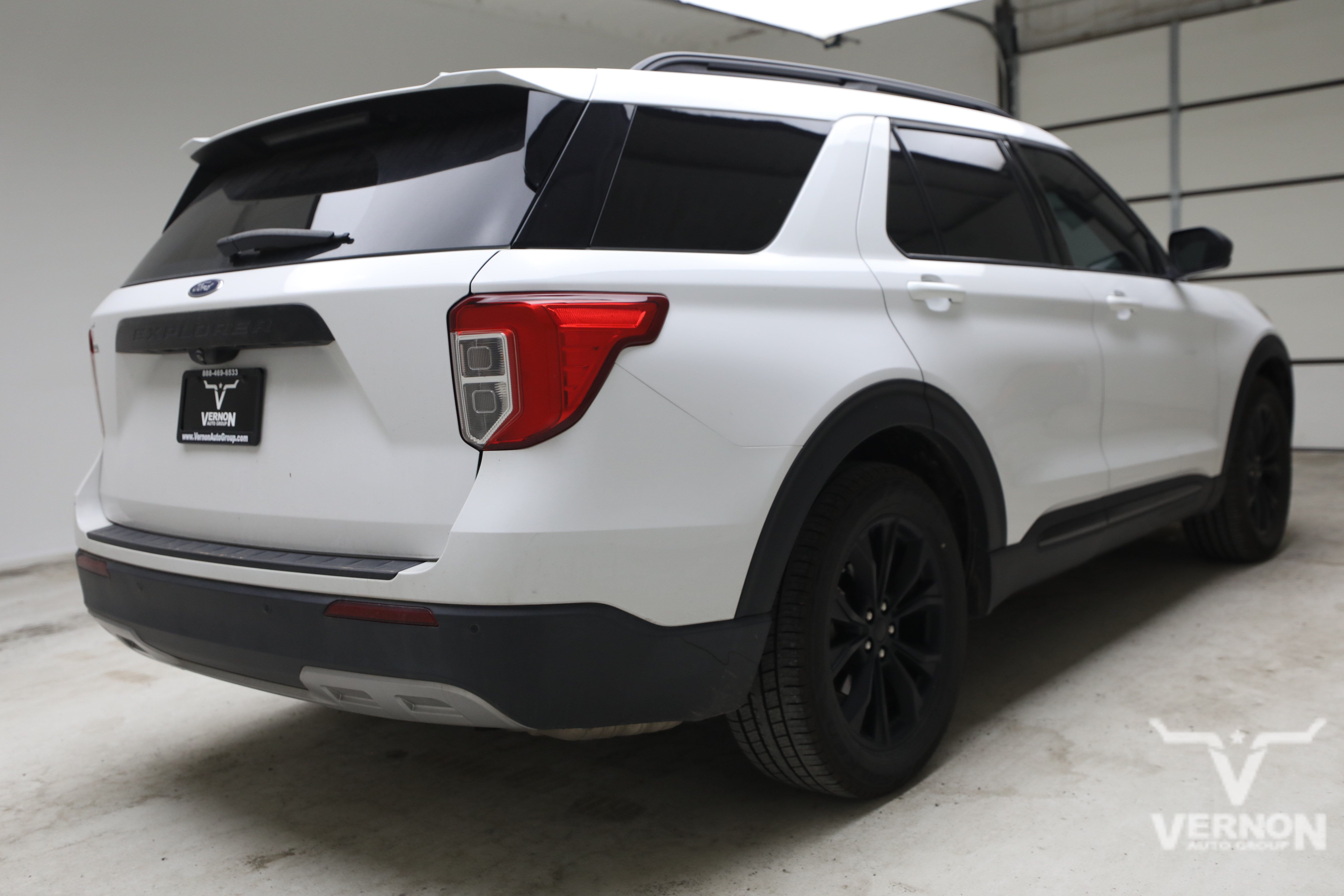 Certified 2020 Ford Explorer XLT w/ Equipment Group 202A RWD image 5