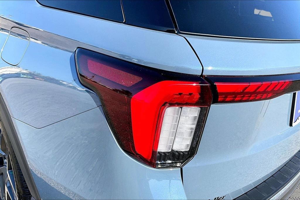 Certified 2025 Ford Explorer ST AWD/4WD image 31