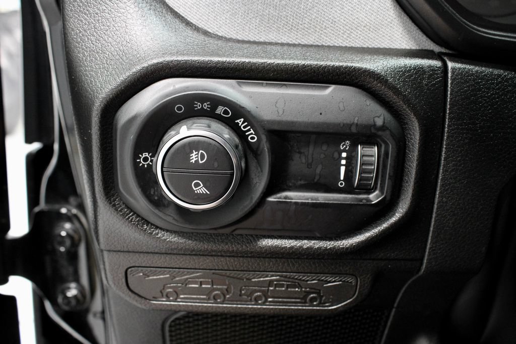 Used 2024 Jeep Gladiator Sport AWD/4WD image 27
