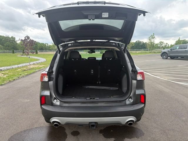 Certified 2020 Ford Escape Titanium w/ Titanium Premium Package 2.0 AWD/4WD image 11
