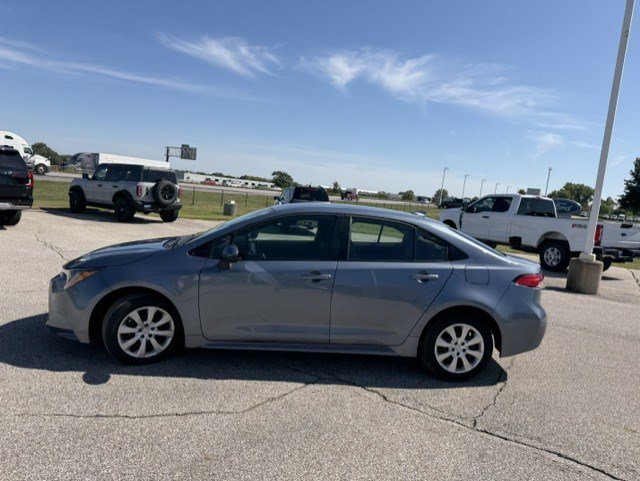 Used 2025 Toyota Corolla LE FWD image 6