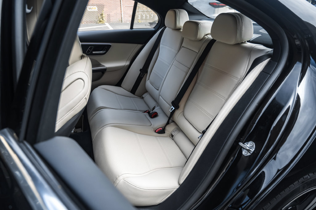 Used 2023 Mercedes-Benz C 300 4MATIC Sedan w/ Exclusive Trim Package image 19